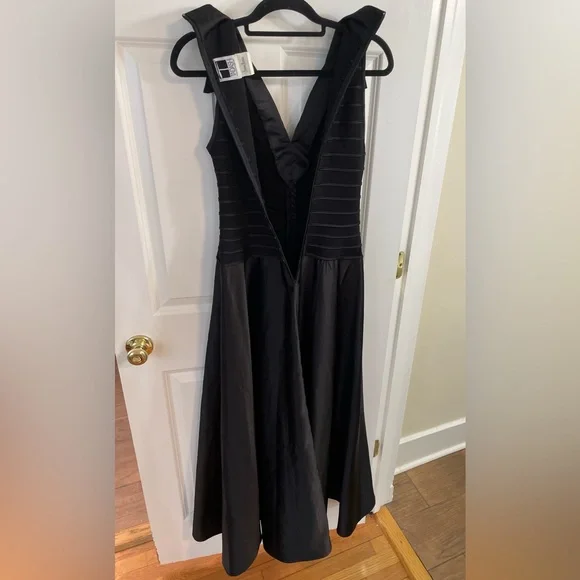 Whimsigoth Black Vintage Satin Gown – Tadashi Shoji – Formal UK 8 / US 4 - Picture 7 of 9